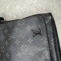 LOUIS VUITTON MESSENGER BAG