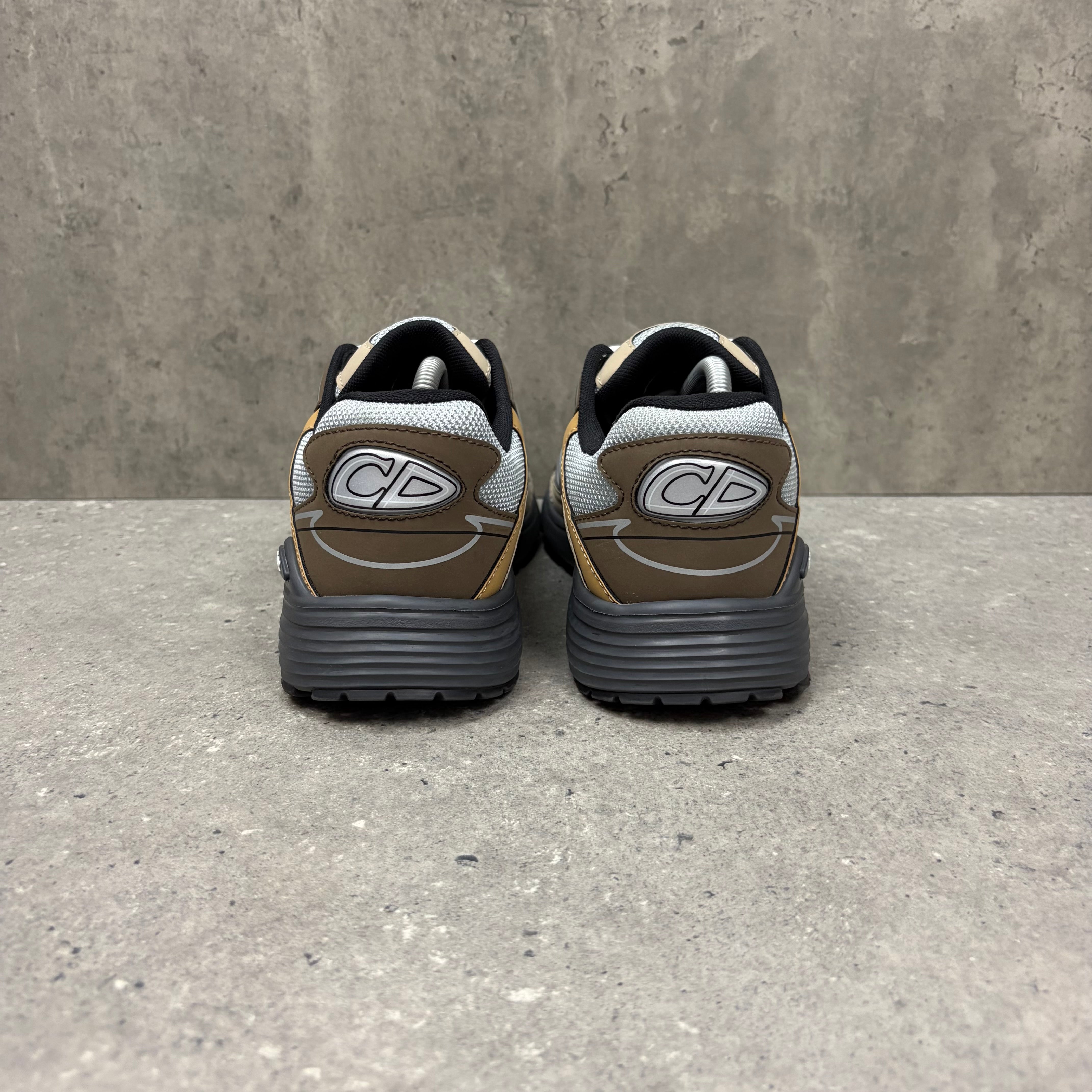 DIOR B30 BROWN STONE - (EU42 / UK8)