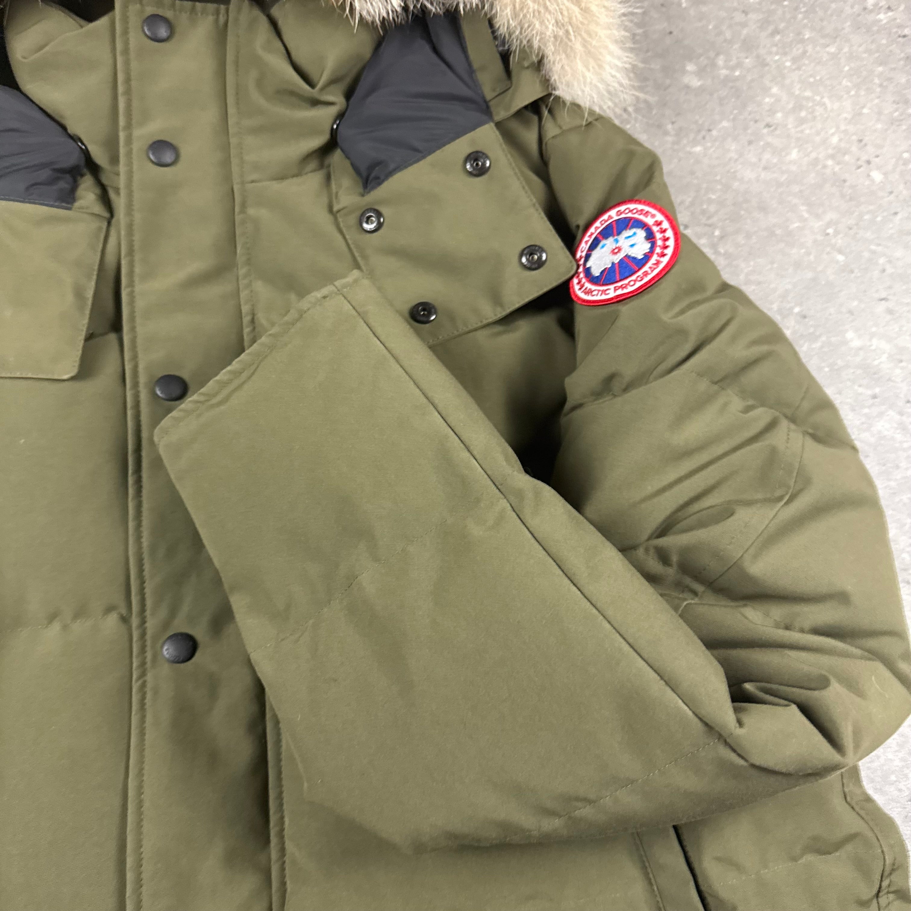CANADA GOOSE WYNDHAM PARKA MILITARY GREEN - (XL)