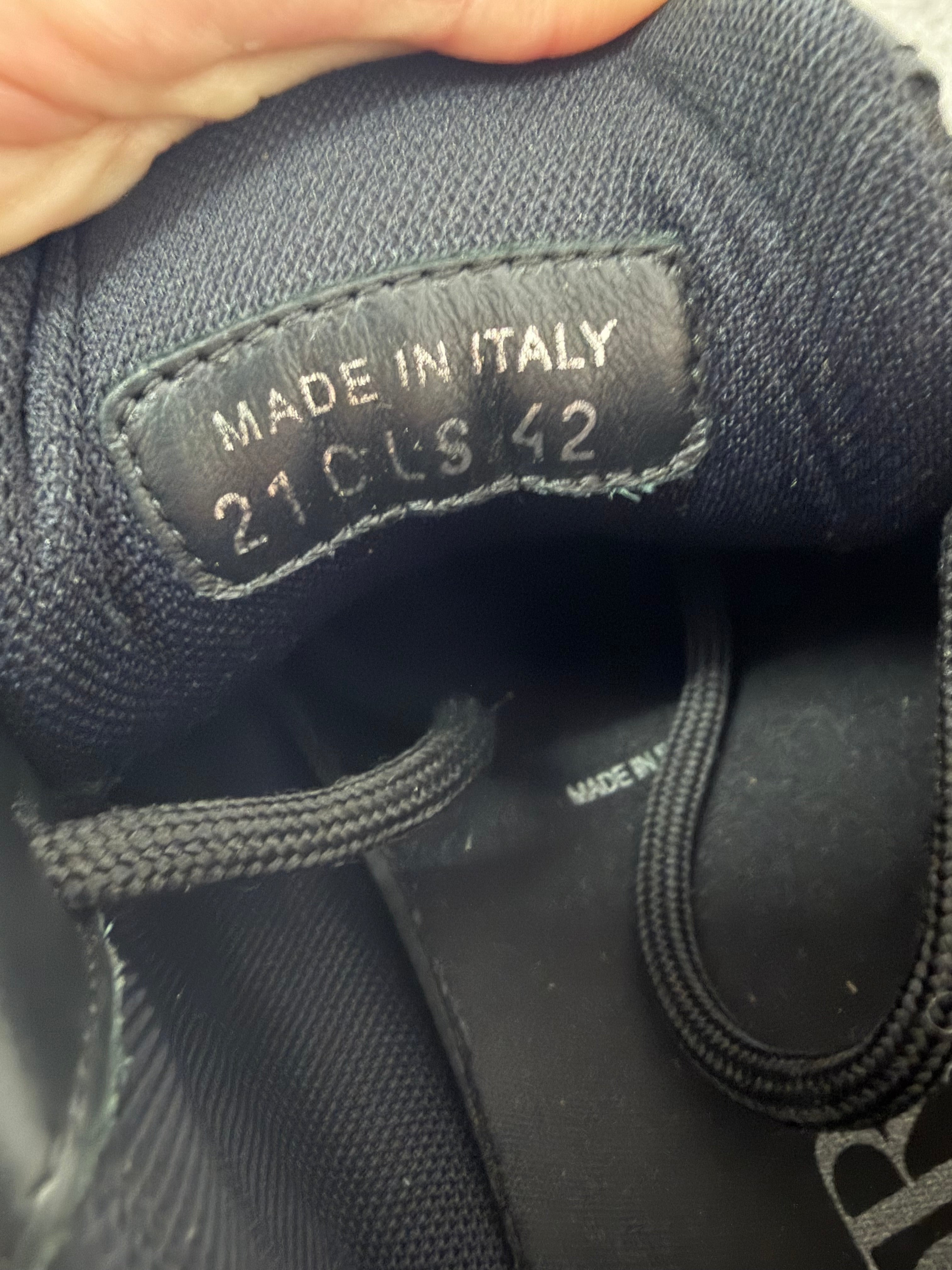 DIOR B22 BLACK / WHITE - (EU42 / UK8)