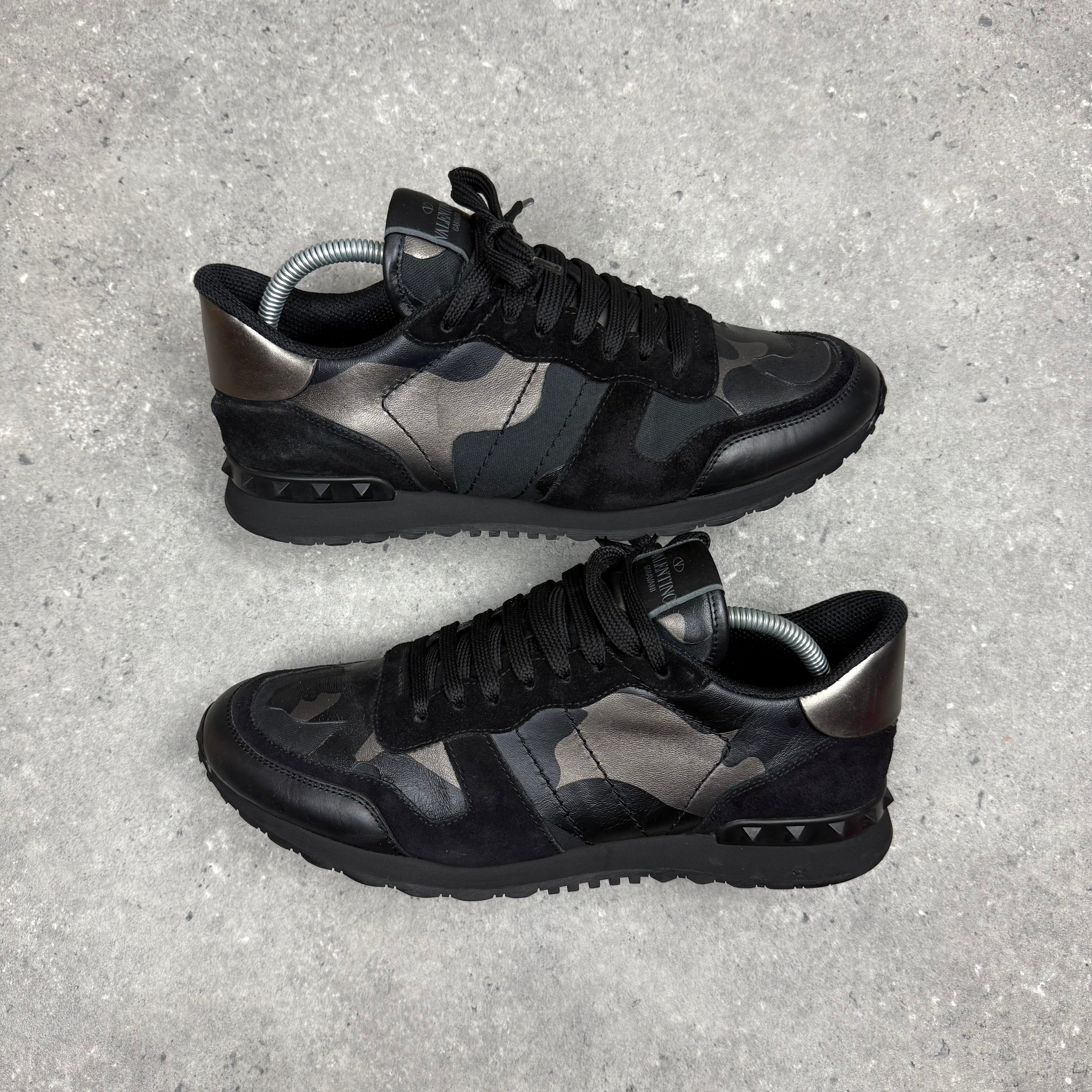 VALENTINO ROCKRUNNER BLACK - (EU42 / UK8)