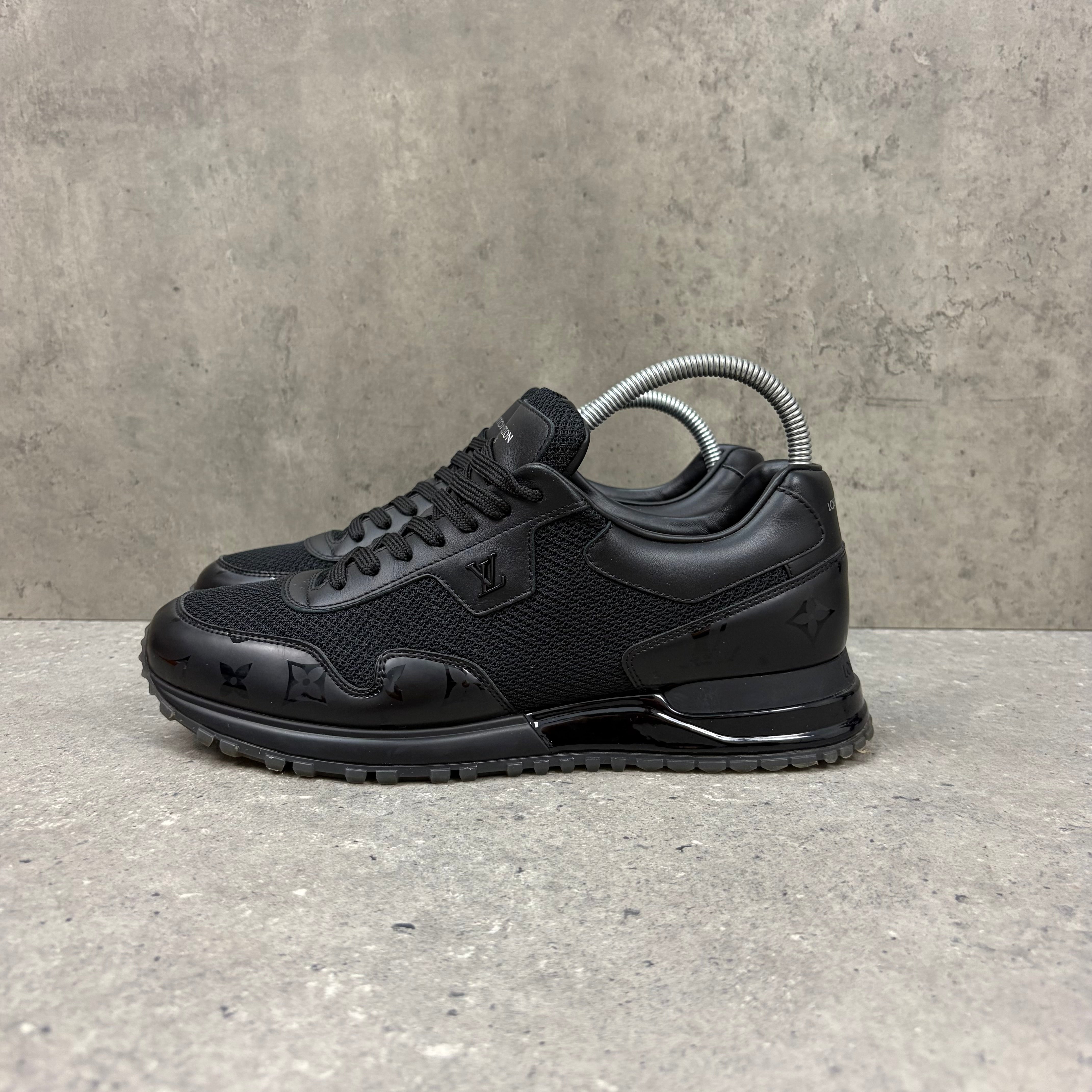 LOUIS VUITTON RUNAWAYS BLACK -  (EU41 / UK7)