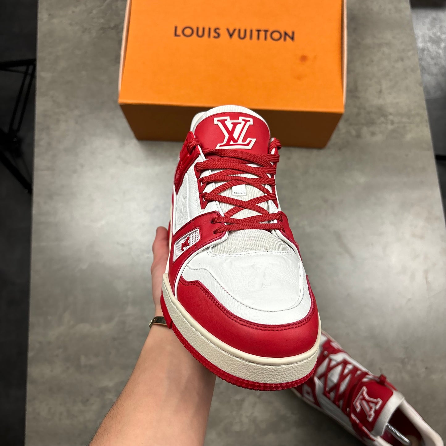 LOUIS VUITTON SNEAKERS (FITS 9)