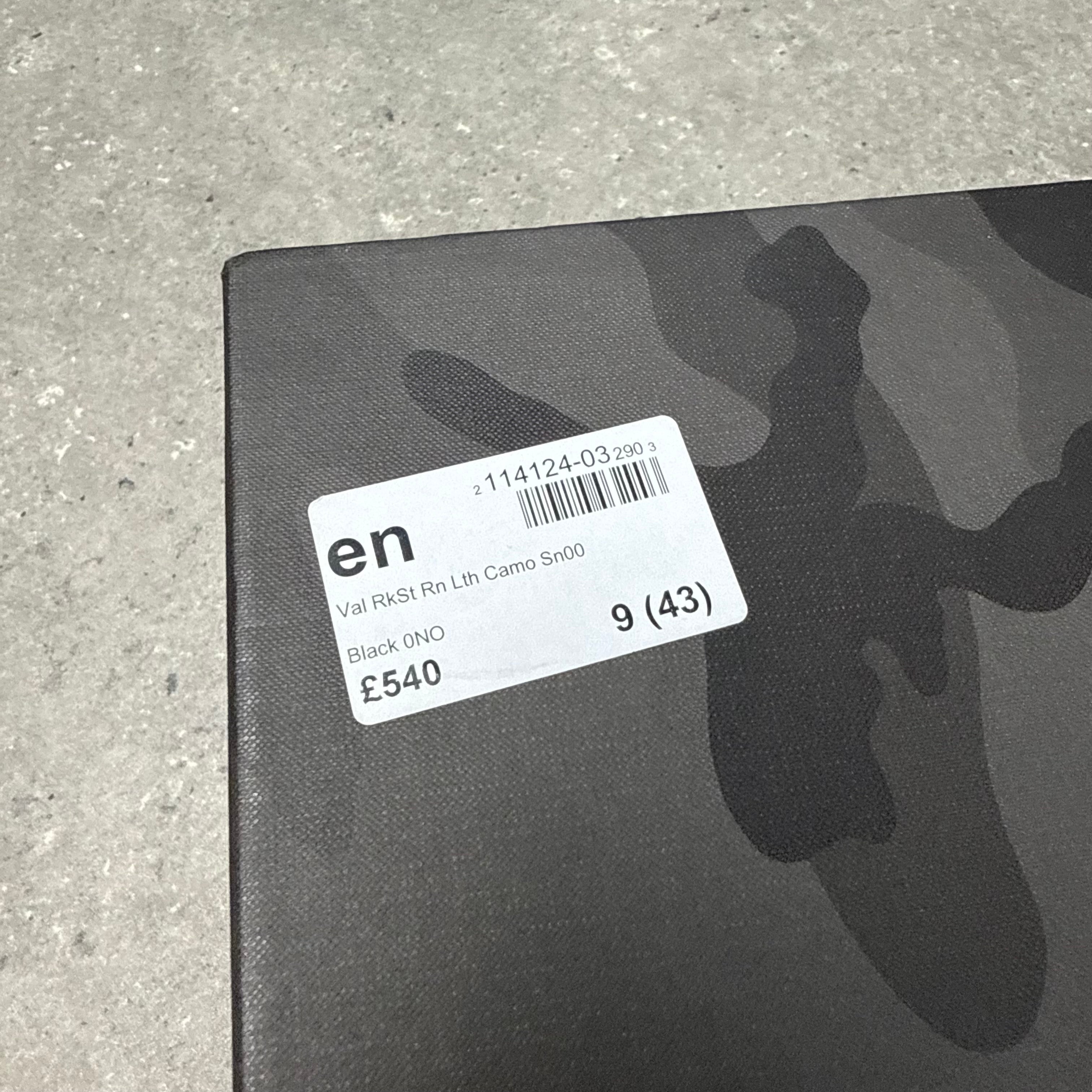 VALENTINO ROCKRUNNER BLACK- (EU 43 / UK 9)