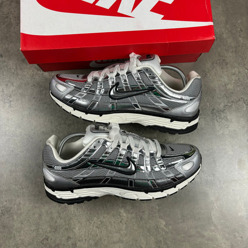 NIKE  P-6000 TRAINERS - METALLIC SILVER