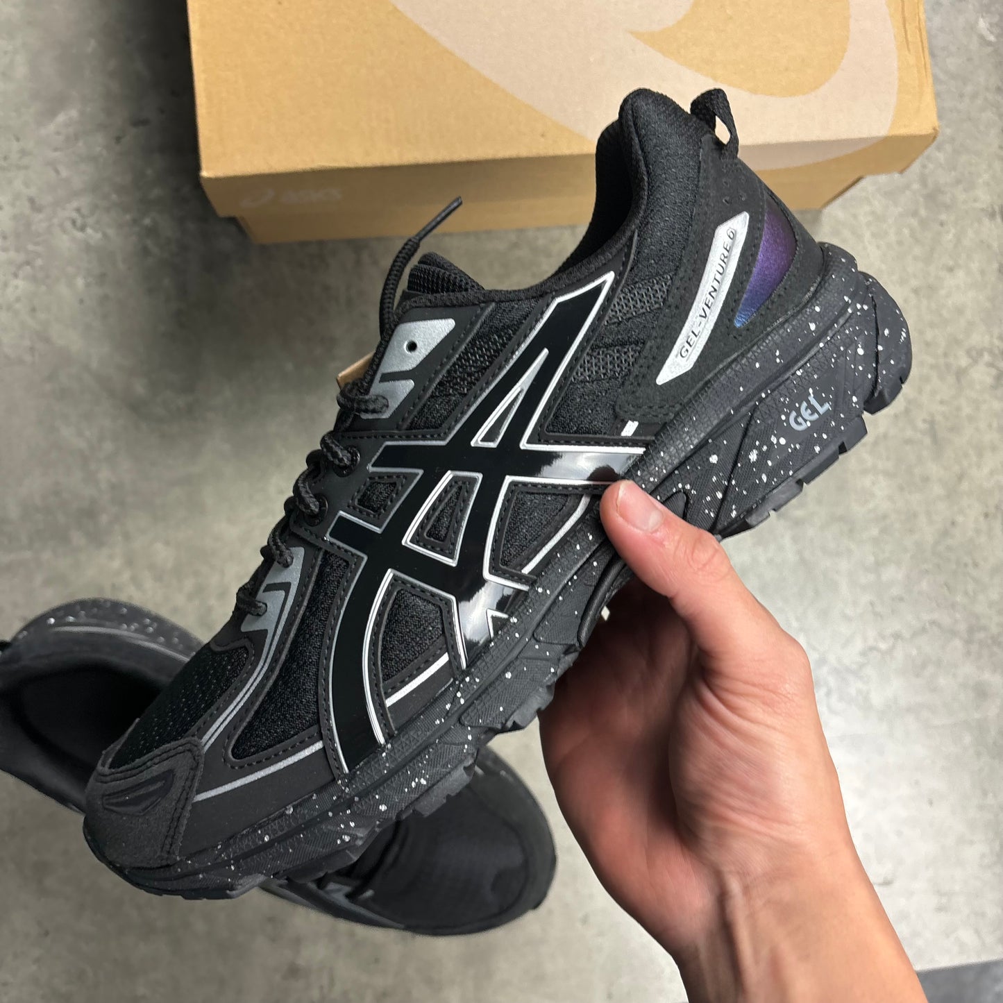 ASICS GEL VENTURE 6 BLACK (UK7.5)