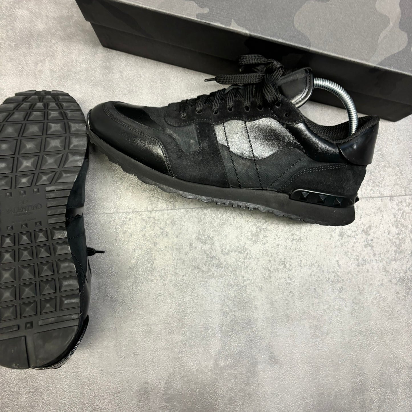 VALENTINO ROCKRUNNERS BLACK (FITS 7/8)