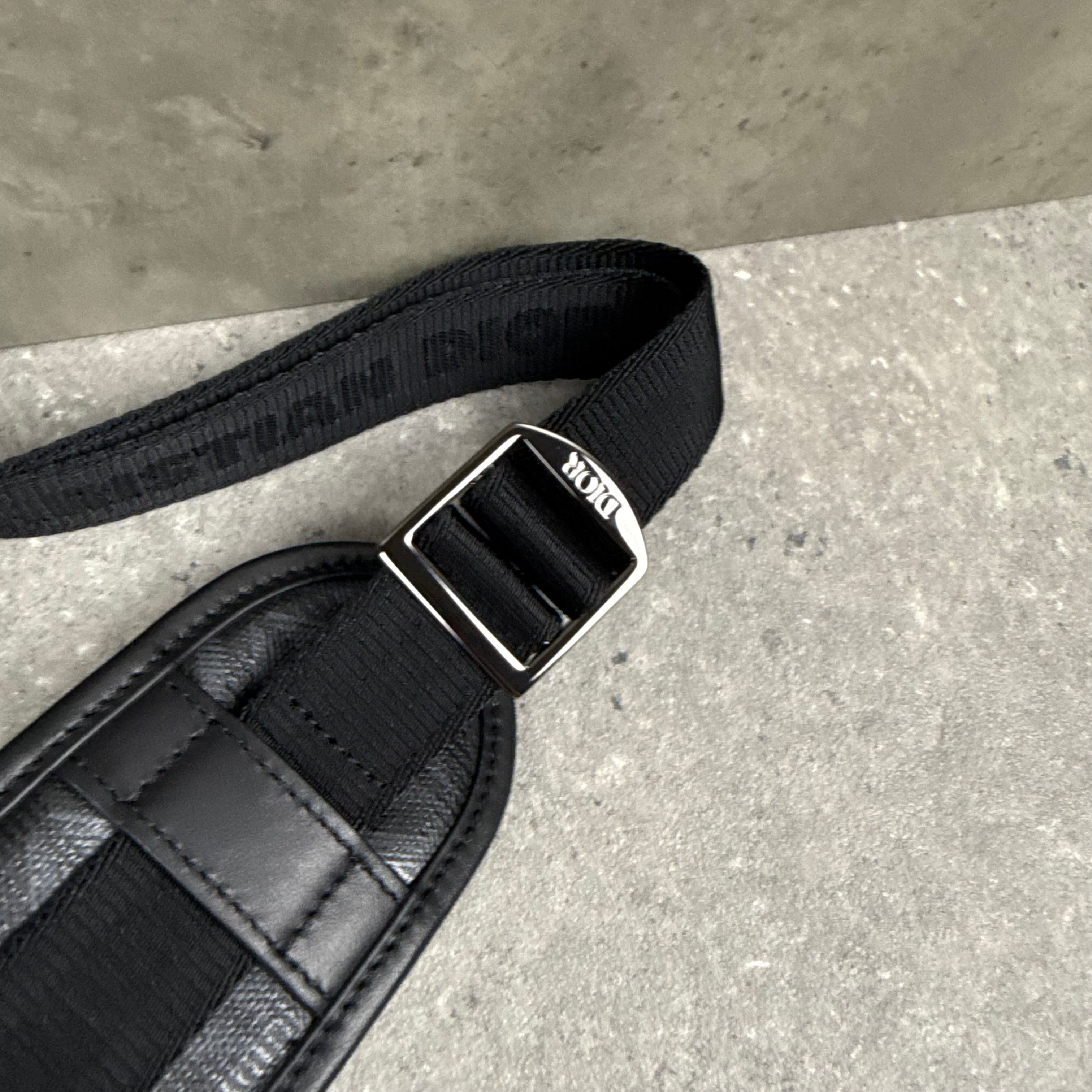 DIOR DIAMOND MESSENGER BAG - BLACK