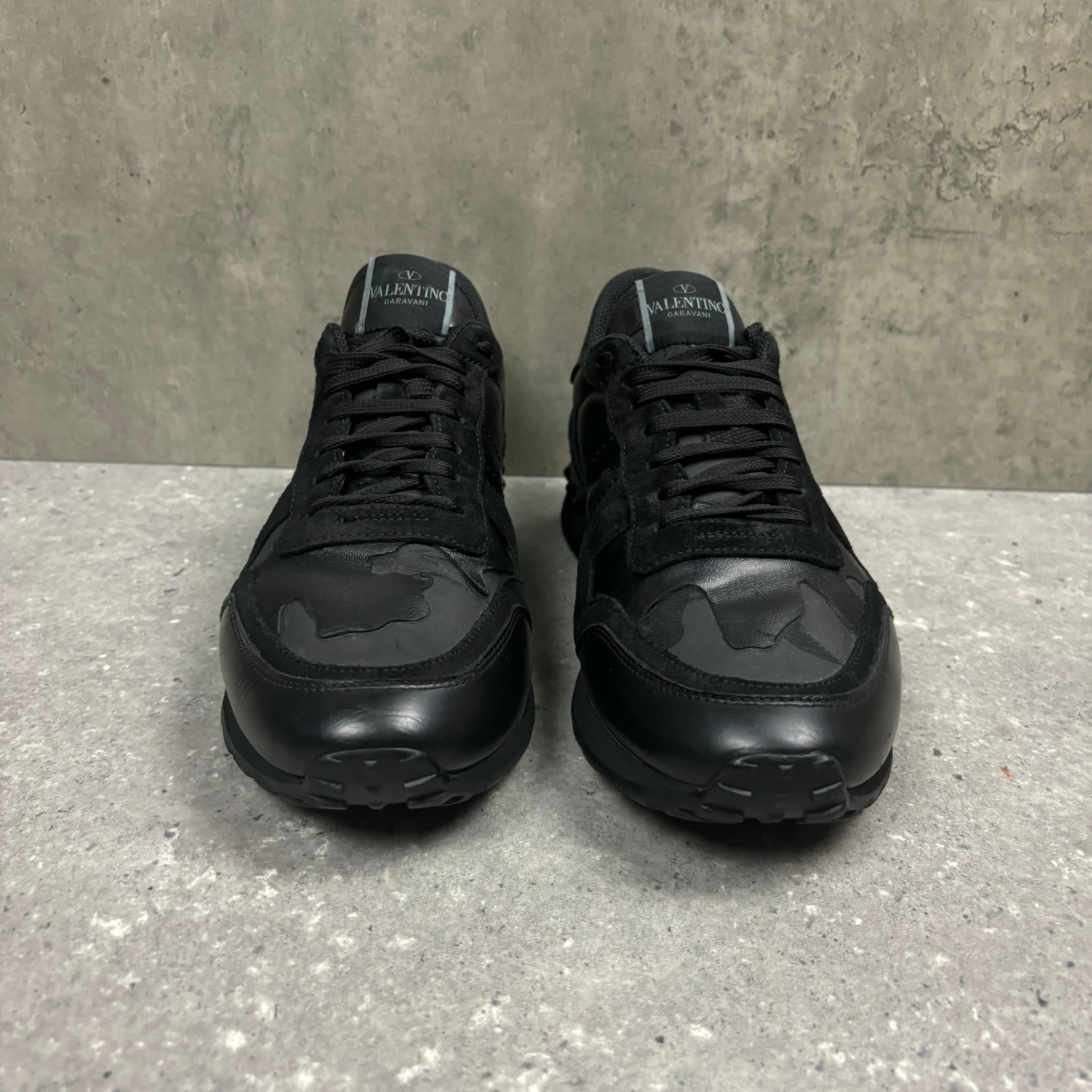VALENTINO ROCKRUNNER BLACK - (EU42.5 / UK8.5)
