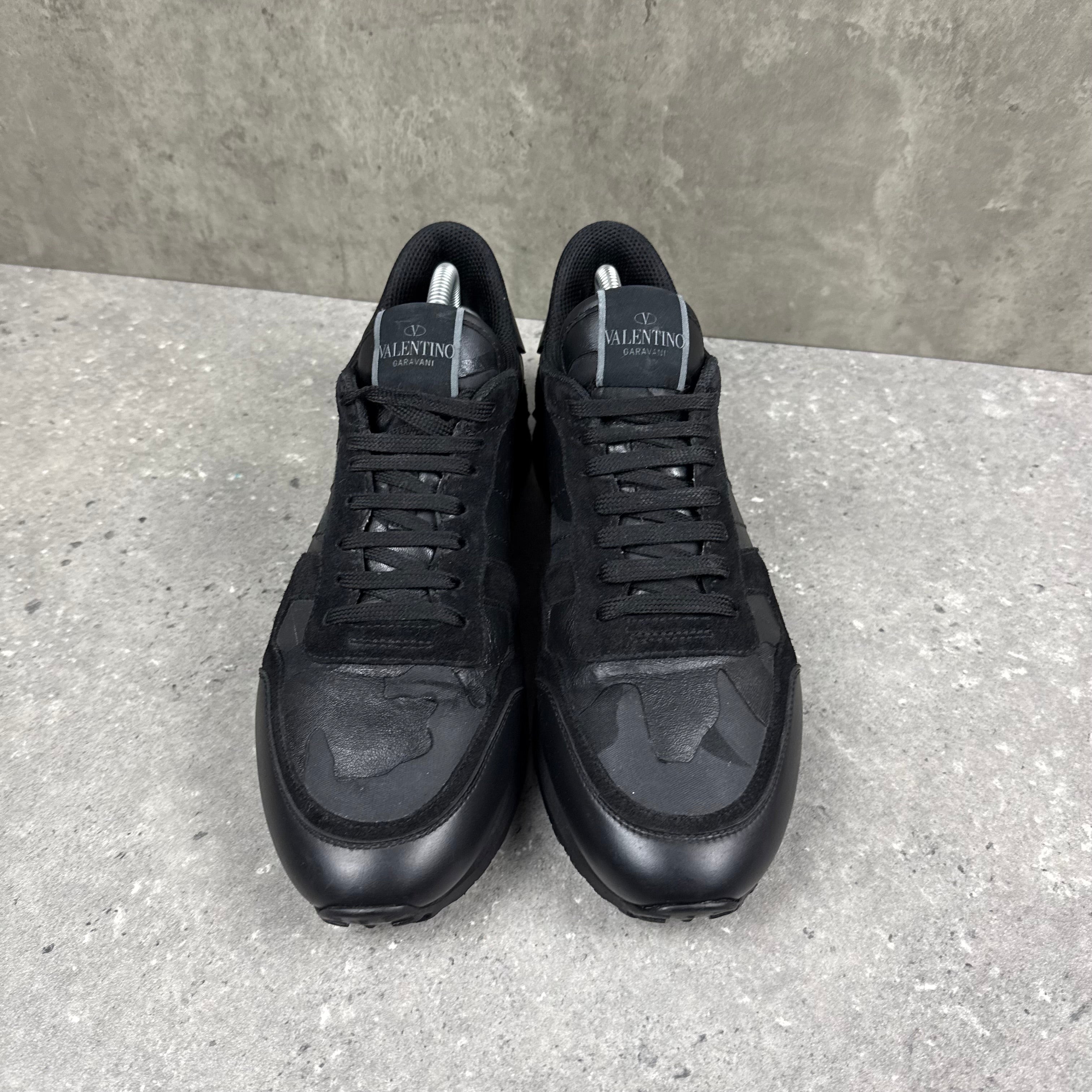 VALENTINO ROCKRUNNER BLACK - (EU42 / UK8)