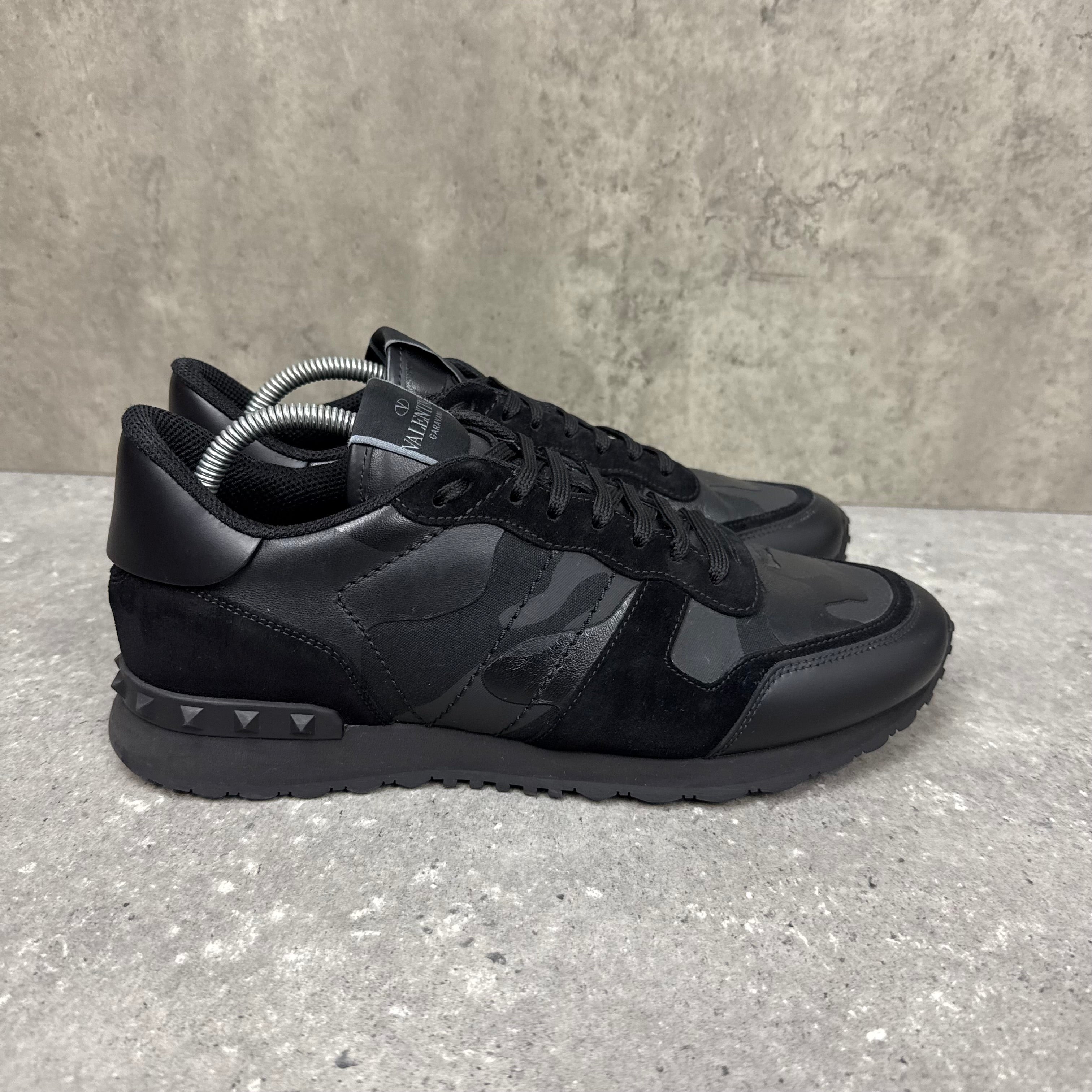 VALENTINO ROCKRUNNER BLACK- (EU 43 / UK 9)