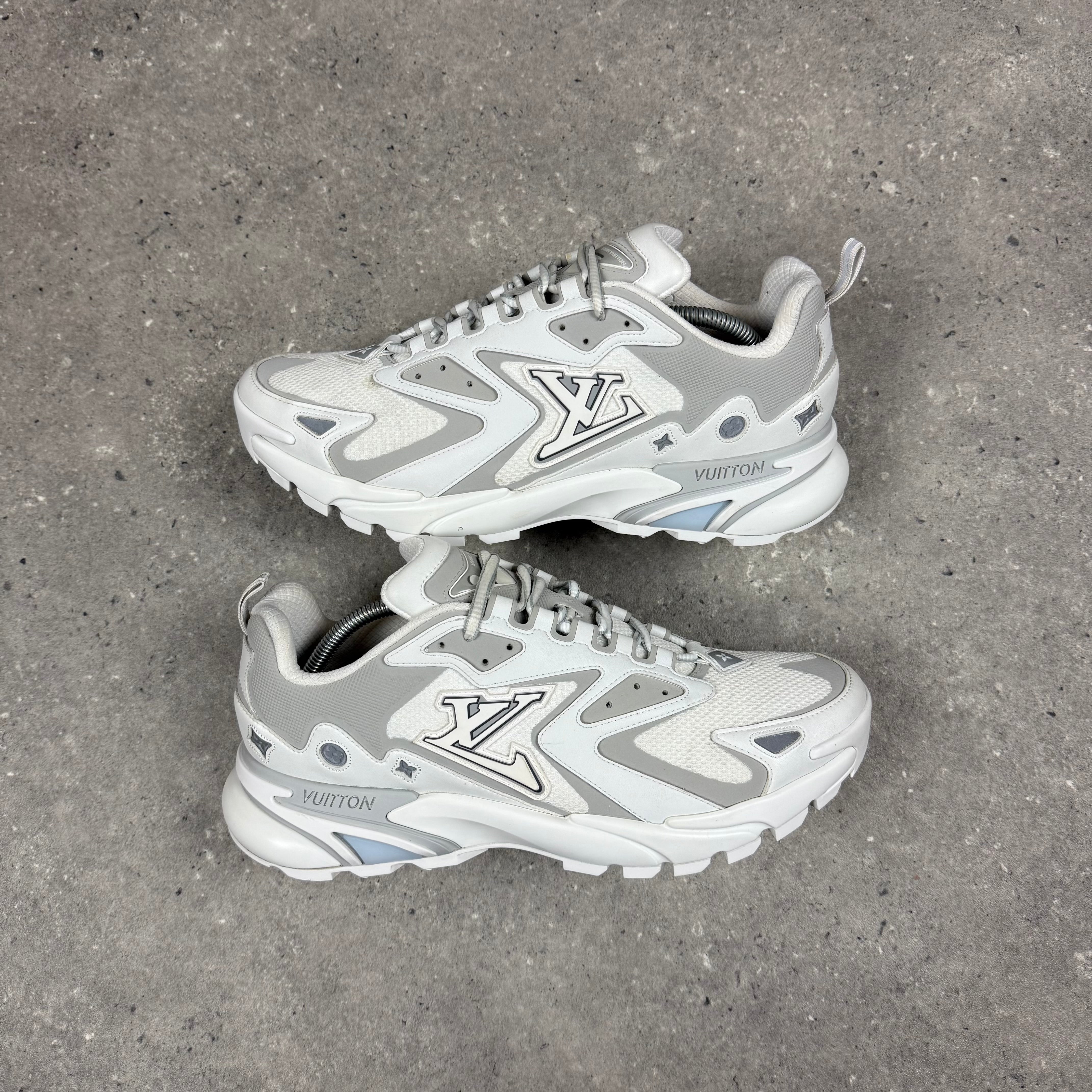 LOUIS VUITTON WHITE TATICS - EU 43 (FITS UK 10)