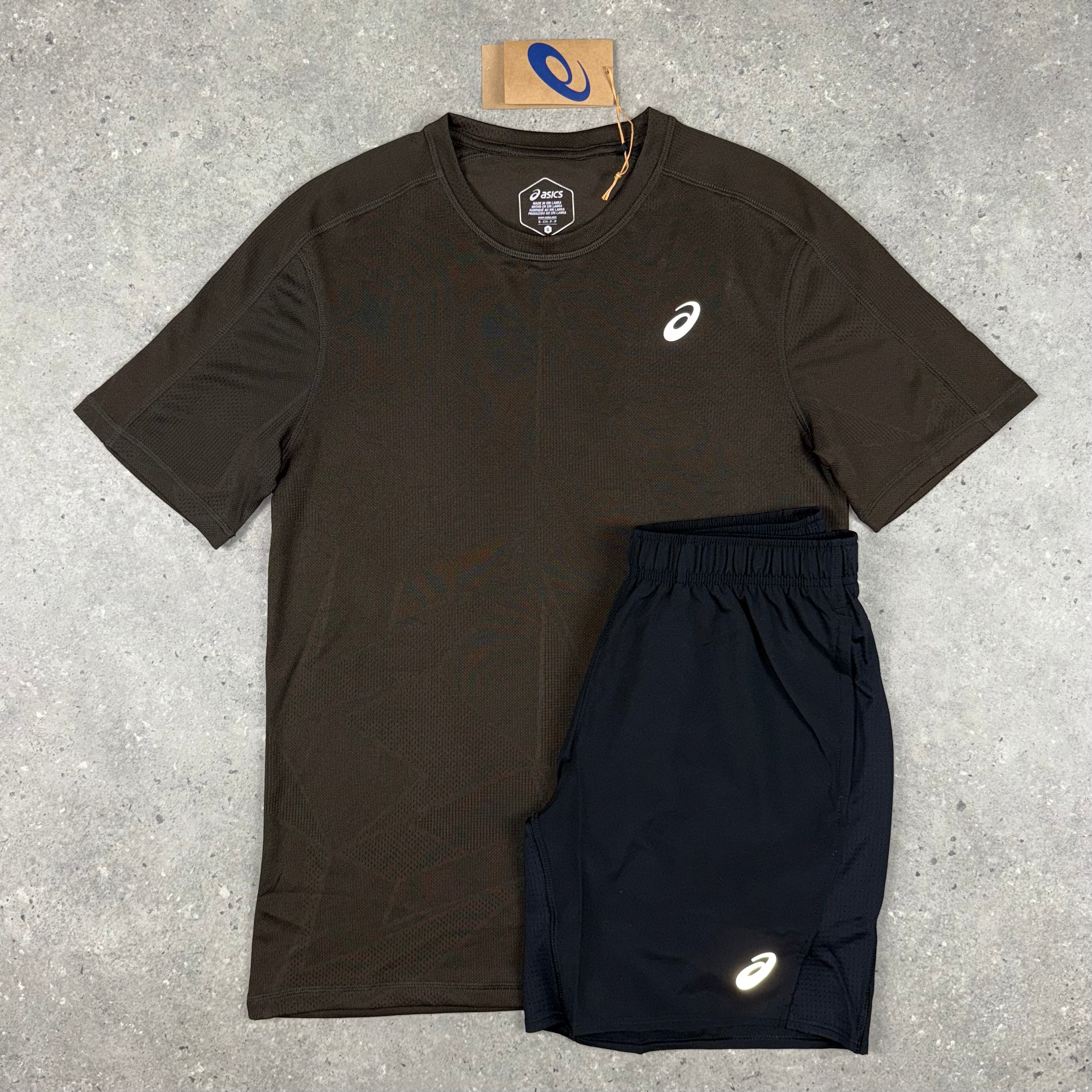 ASICS BROWN JACQUARD T-SHIRT & BLACK 7” CORE SHORTS