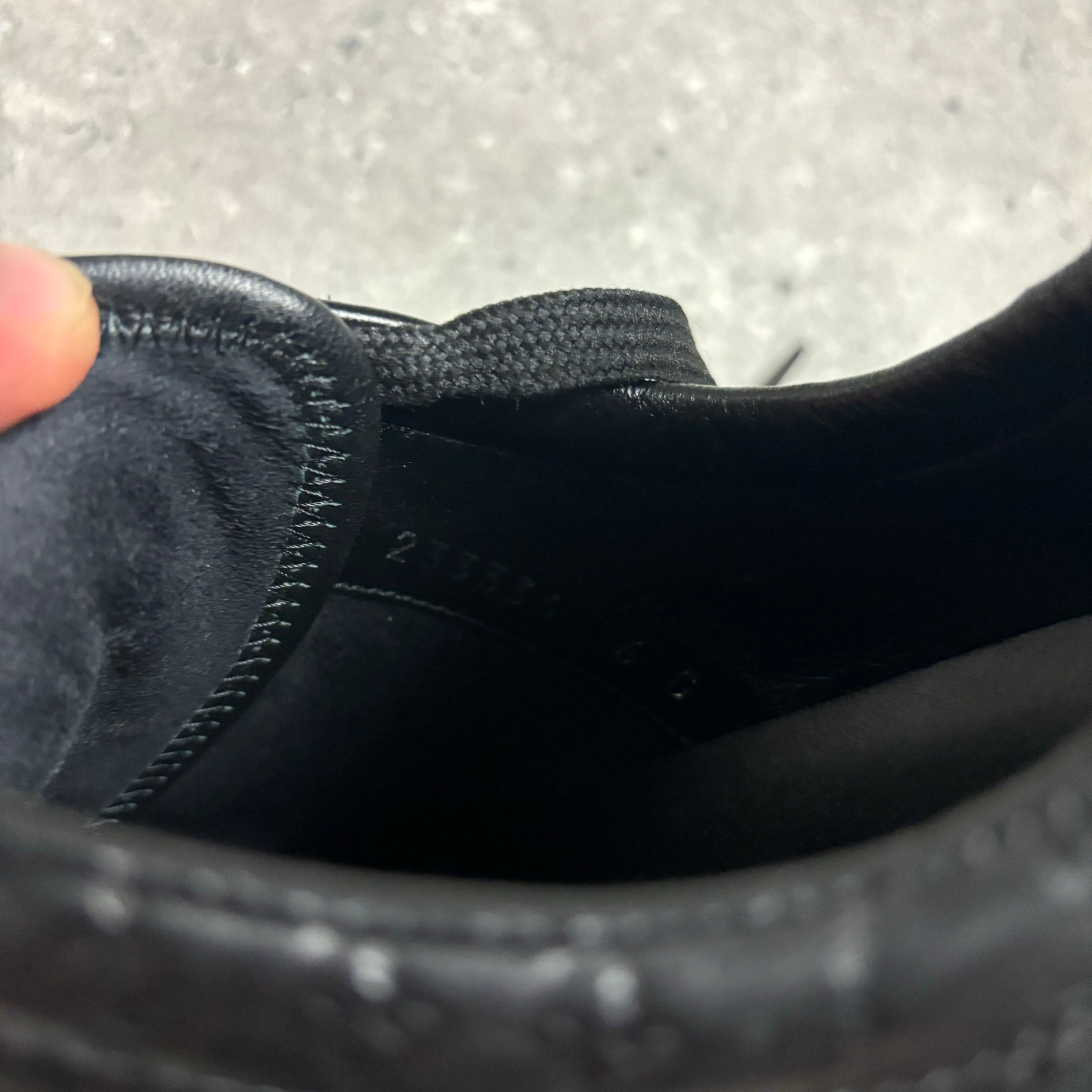 GUCCI TRAINERS BLACK - (EU 40 / UK 6)