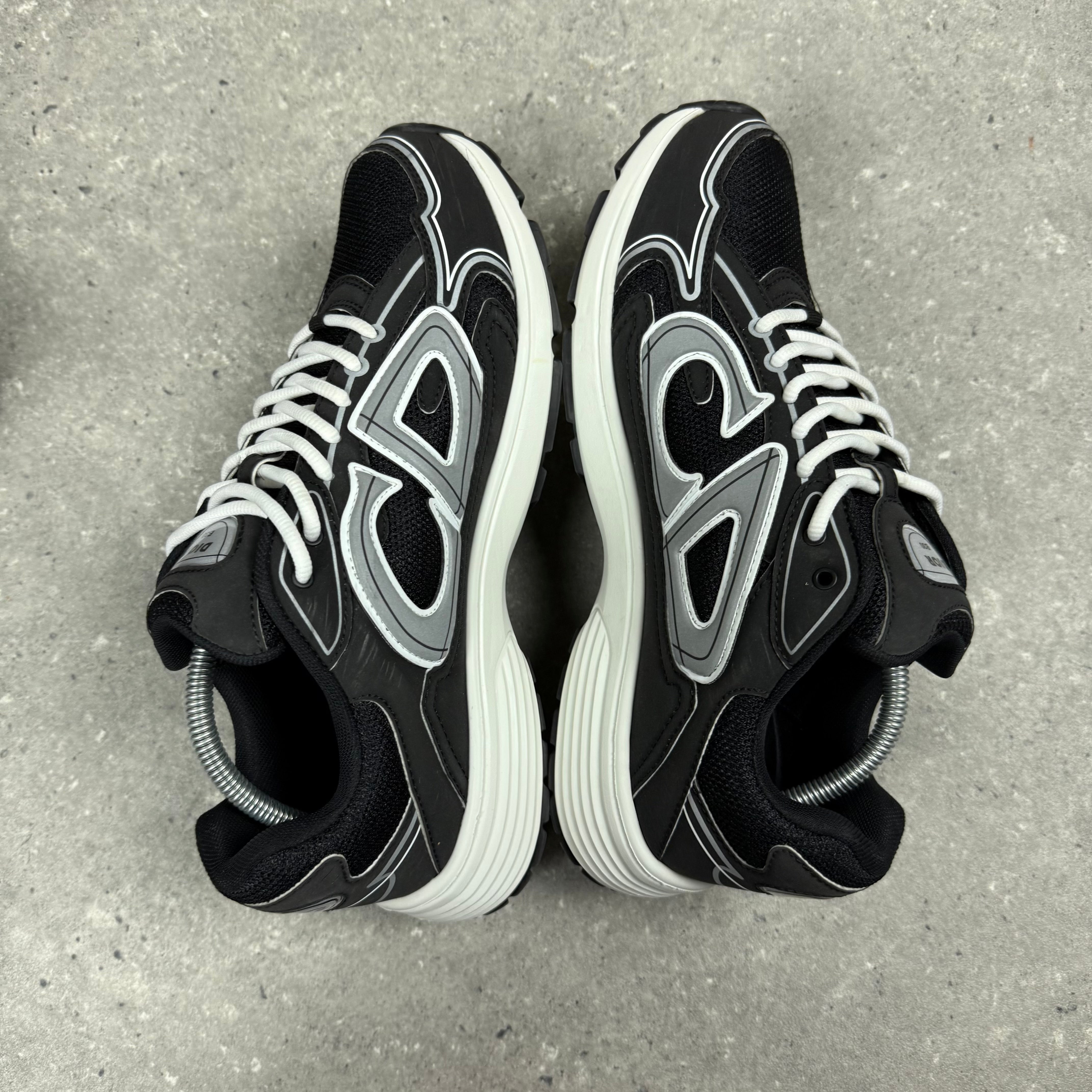 DIOR B30 BLACK/WHITE -  (EU43 / UK9)