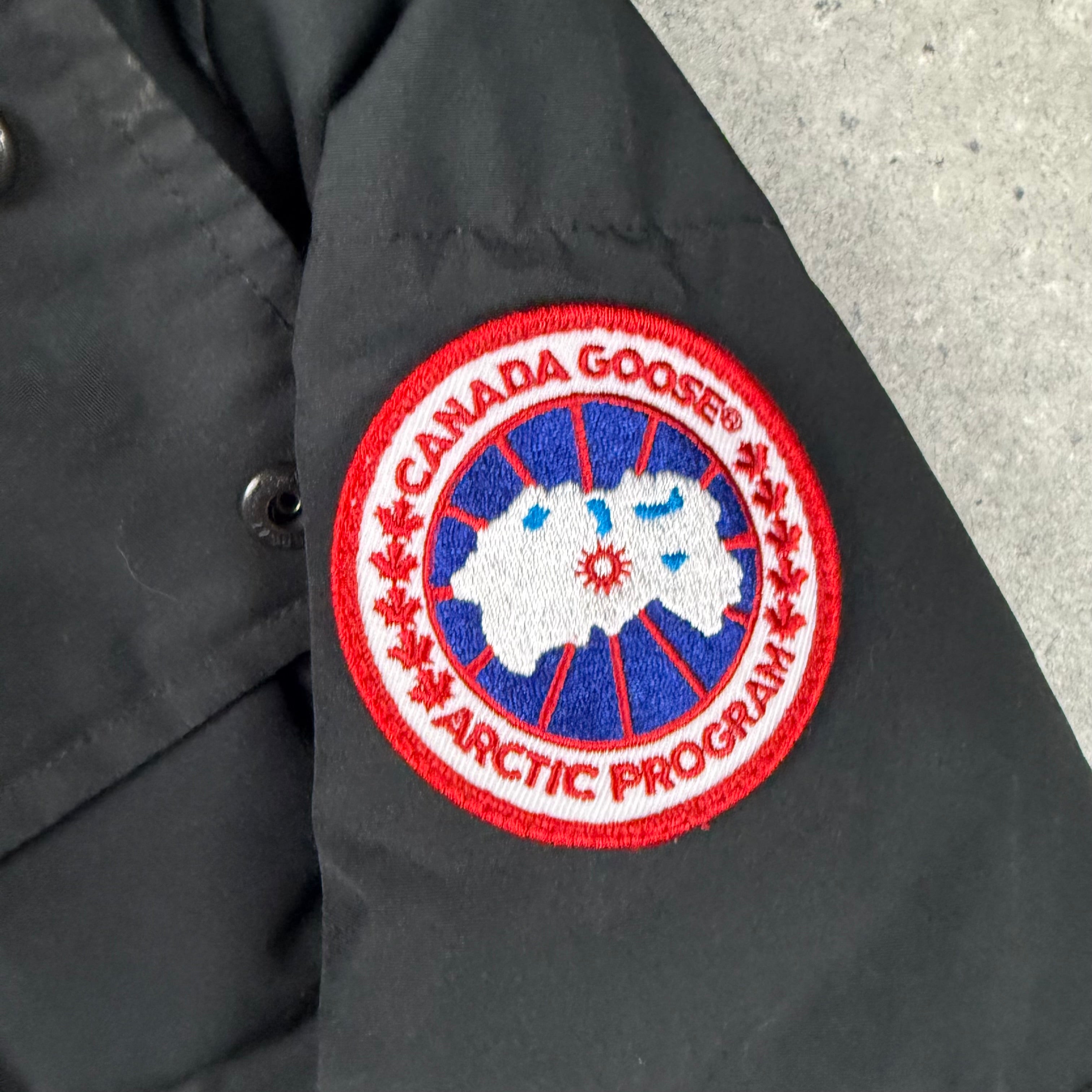 CANADA GOOSE WYNDHAM PARKA BLACK - (XS)