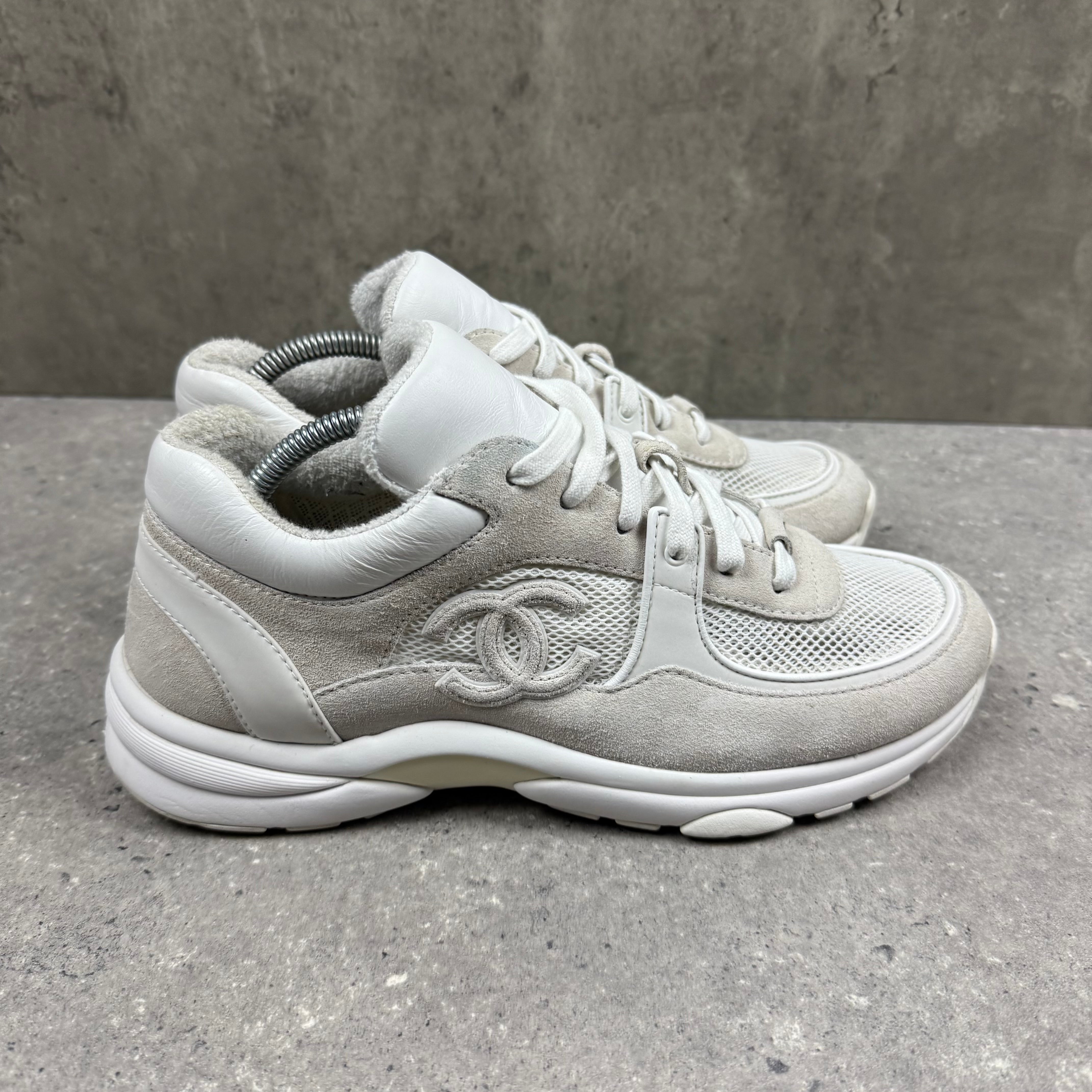 CHANEL CC RUNNERS -  (EU42 / UK8)